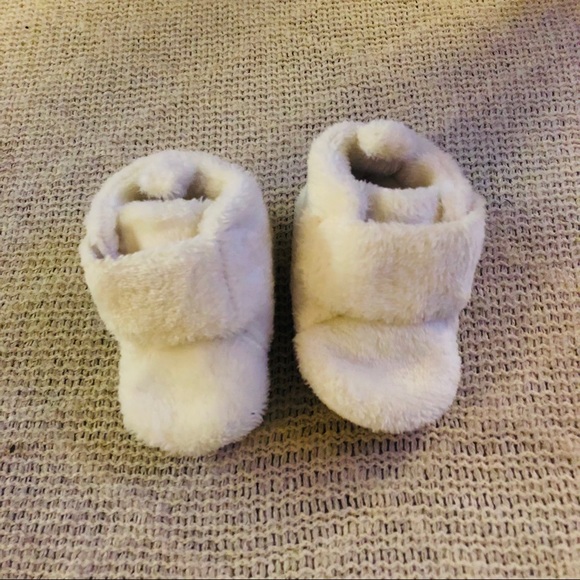 White infant slippers size 1 - Picture 1 of 3